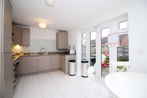 Kitchen/Diner- click for photo gallery